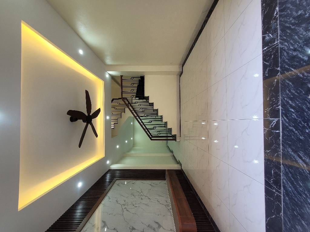 NHÀ MỚI KOONG - ĐẸP LONG LANH - Ô TÔ ĐỖ CỬA - CÁCH Ô TÔ TRÁNH 30M - HÀNG XÓM VINHOMES