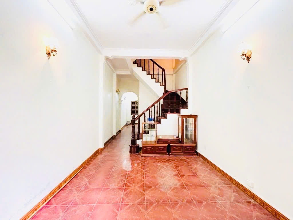 Bán nhà riêng tại Khương Trung, Tô Vĩnh Diện giá 13,6 tỷ, 60m2, 4PN, 3WC, ngõ ô tô tải