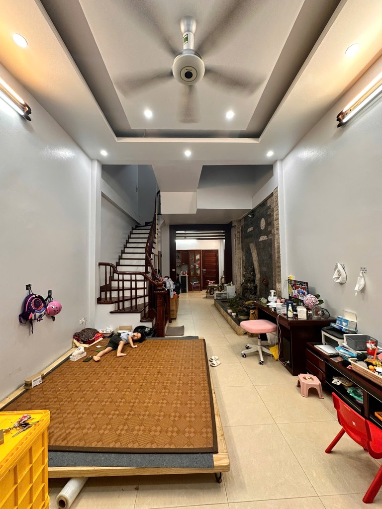 Nhà dân xây, 65m2, nở hậu, có ô chờ thang máy, khu dân cư an ninh, trung tâm quận hbt