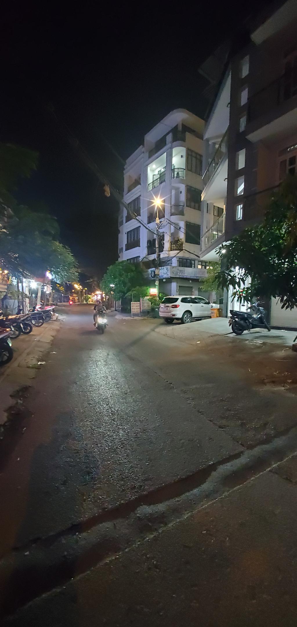 NHÀ MẶT TIỀN ĐƯỜNG TÊN LỬA GẦN AEON BÌNH TÂN