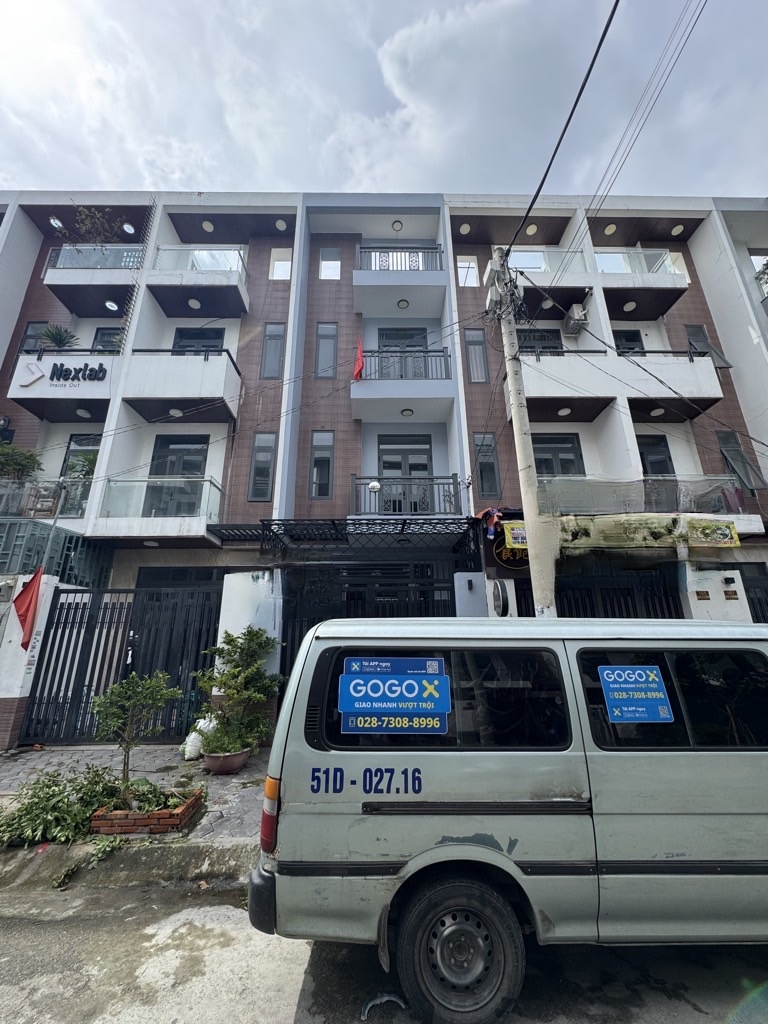 NHÀ MẶT TIỀN KHU VỰC TÊN LỬA KINH DOANH SẦM UẤT