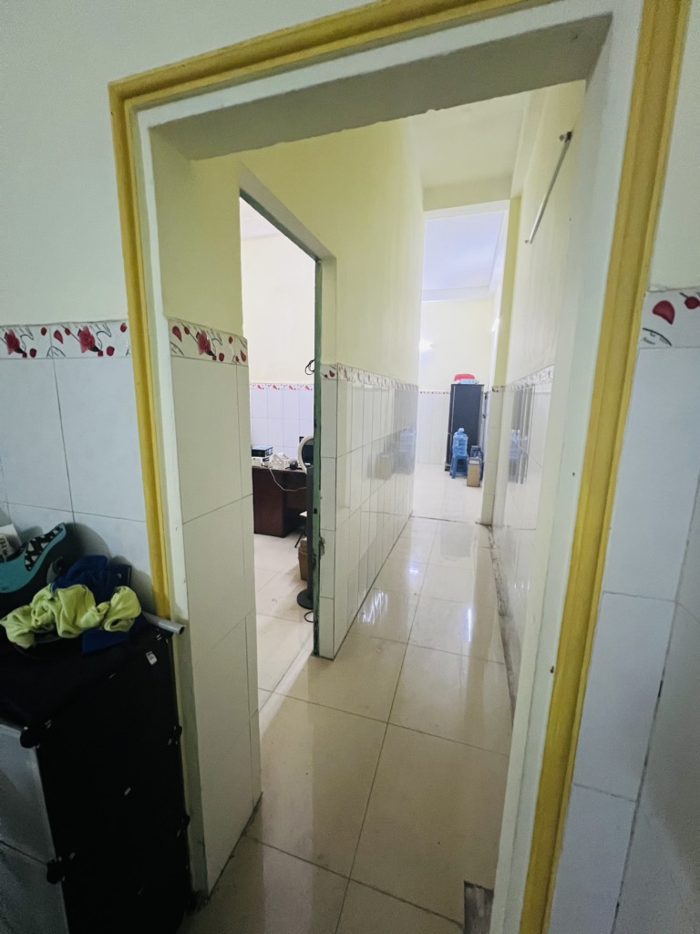 MẶT TIỀN CHỦ CHUYỂN NHƯỢNG QUYỀN SỞ HỮU ĐẤT TẶNG NHÀ 3 TẦNG