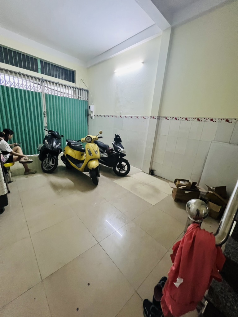 MẶT TIỀN CHỦ CHUYỂN NHƯỢNG QUYỀN SỞ HỮU ĐẤT TẶNG NHÀ 3 TẦNG