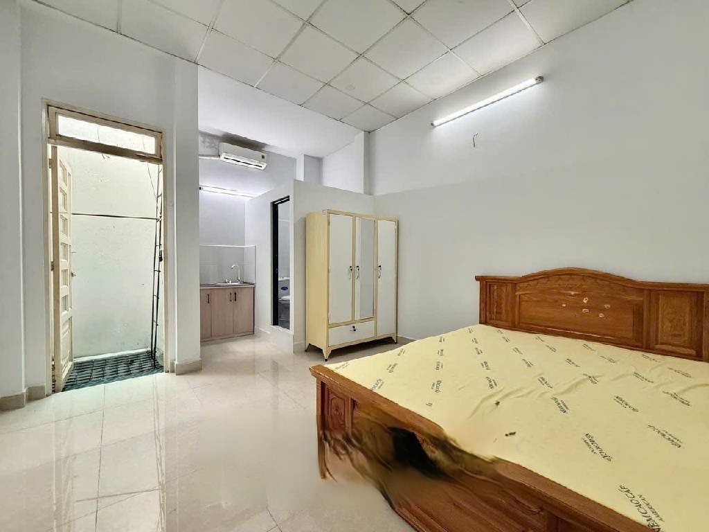 HẺM Ô TÔ SÁT MẶT TIỀN ĐƯỜNG. CHỦ NGỘP BANK