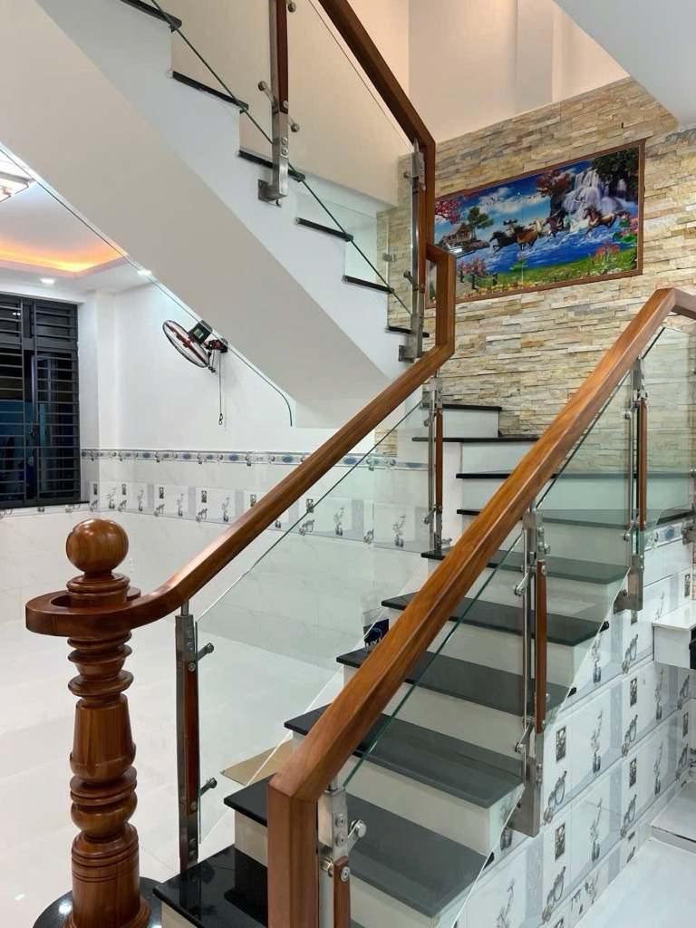 LÔ GÓC 2 MẶT. NHÀ THOÁNG MÁT. XÂY DỰNG THIẾT KẾ ĐẸP