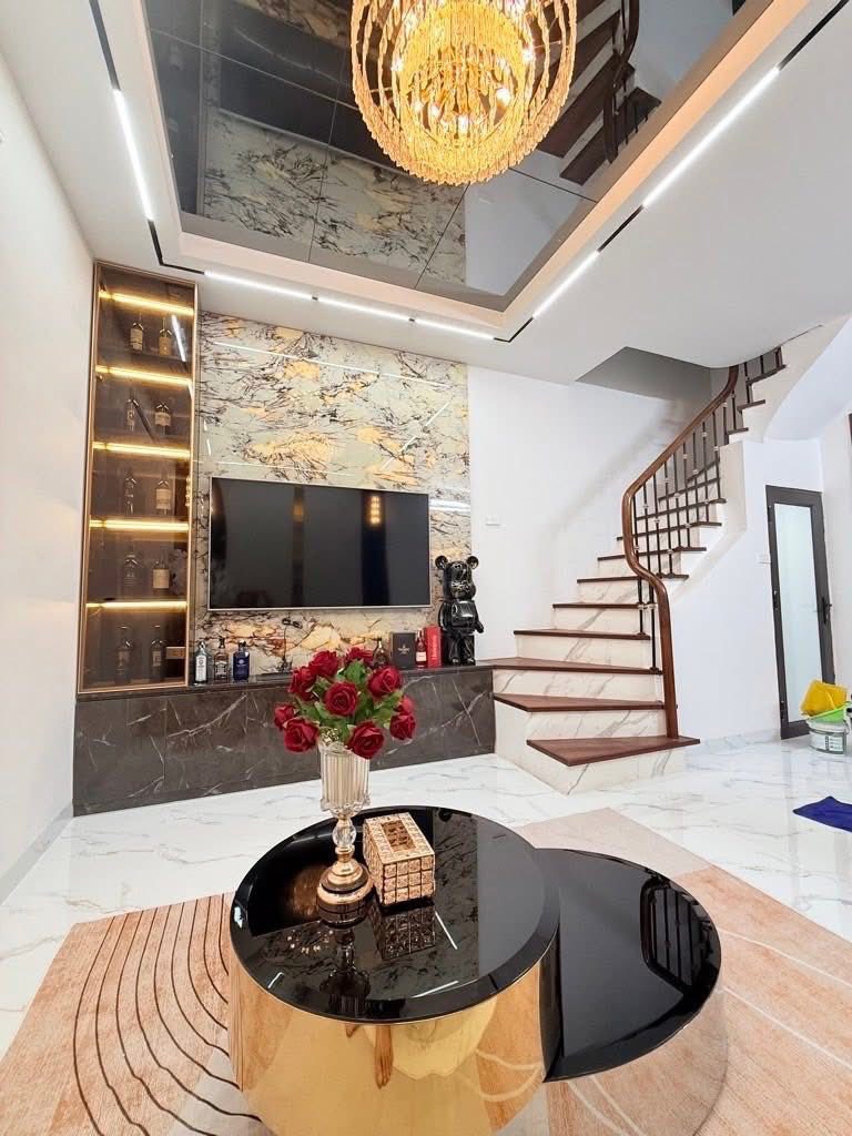 HỔNG HÀ - NGÕ ĐẸP Ô TÔ ĐỖ GẦN - CHỈ 3 PHÚT RA HỒ GƯƠM - 03 NGỦ FULL NỘI THẤT
