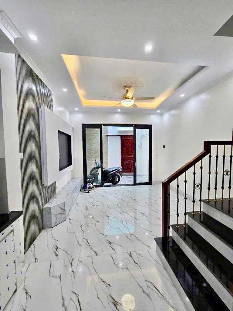 NHÀ MỚI HỘ KHẨU HOÀN KIẾM- LÔ GÓC -GẦN PHỐ -NGÕ THÔNG-VÀI PHÚT LÊN PHỐ CỔ - GIÁ 7 TỶ 8