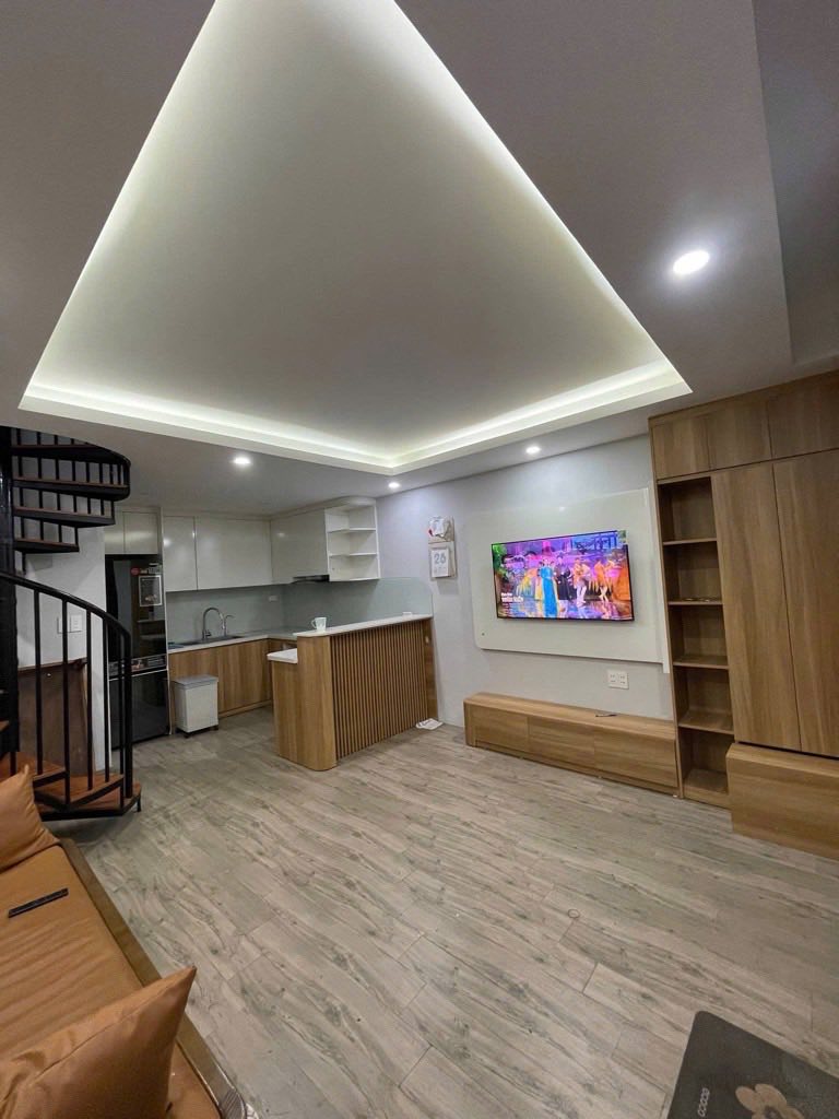 NHÀ HỘ KHẨU TT HOÀN KIẾM GIÁP RANH HBT- TÂY HỒ - 4 TẦNG 30M- FULL NỘI THẤT XỊN XÒ -Ở NGAY