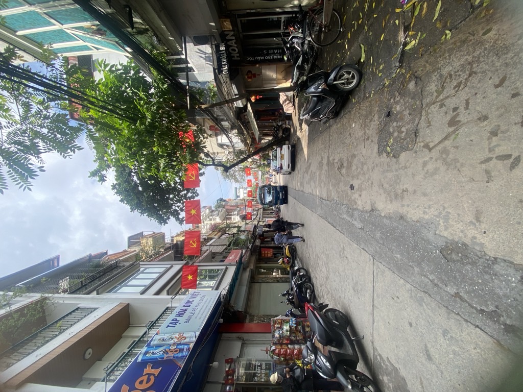 BÁN ĐẤT TẶNG NHÀ BẠCH ĐẰNG - HOÀN KIẾM GIÁP RANH BA ĐÌNH - HAI BÀ TRƯNG 80M2 -CHỈ 5 TỶ 5 