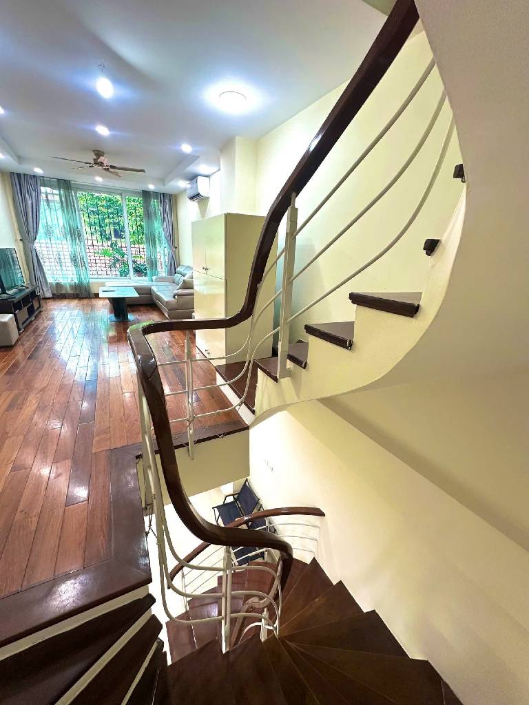 NHÀ ĐẶNG THAI MAI- VIP TÂY HỒ GIÁP RANH BA ĐÌNH - CẦU GIẤY - 3 MẶT THOÁNG- DÂN XÂY KIÊN CỐ- Ô TÔ ĐỖ GẦN - TIỆN ÍCH ĐỈNH