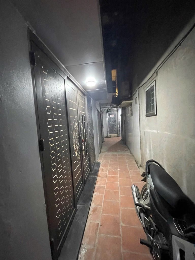 HỘ KHẨU BA ĐÌNH - NGÕ NÔNG GẦN PHỐ - SỔ ĐỎ VUÔNG ĐẸP NỞ HẬU - TIỆN ÍCH BẠT NGÀN