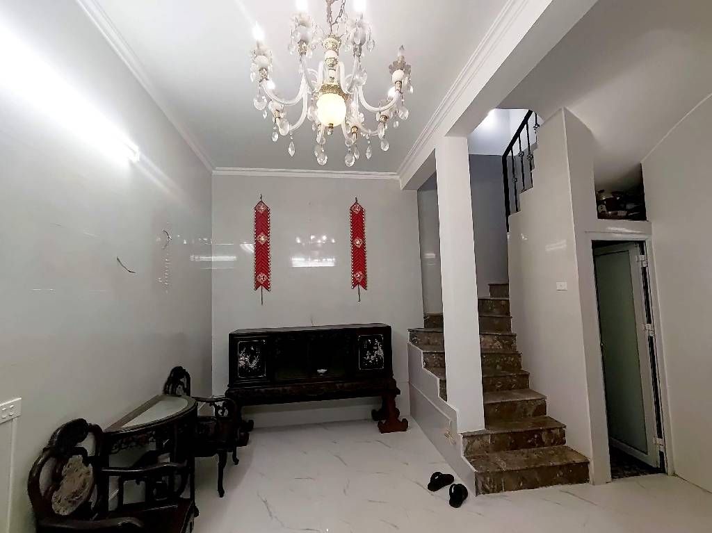 NHÀ HOÀN KIẾM - GIÁP RANH BA ĐÌNH - HAI BÀ TRƯNG - MỘT NGOẶT RA PHỐ - KINH DOANH TỐT