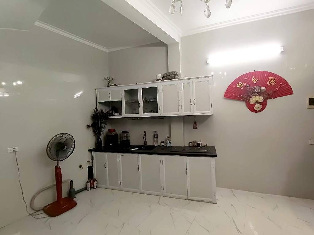 NHÀ HOÀN KIẾM - GIÁP RANH BA ĐÌNH - HAI BÀ TRƯNG - MỘT NGOẶT RA PHỐ - KINH DOANH TỐT