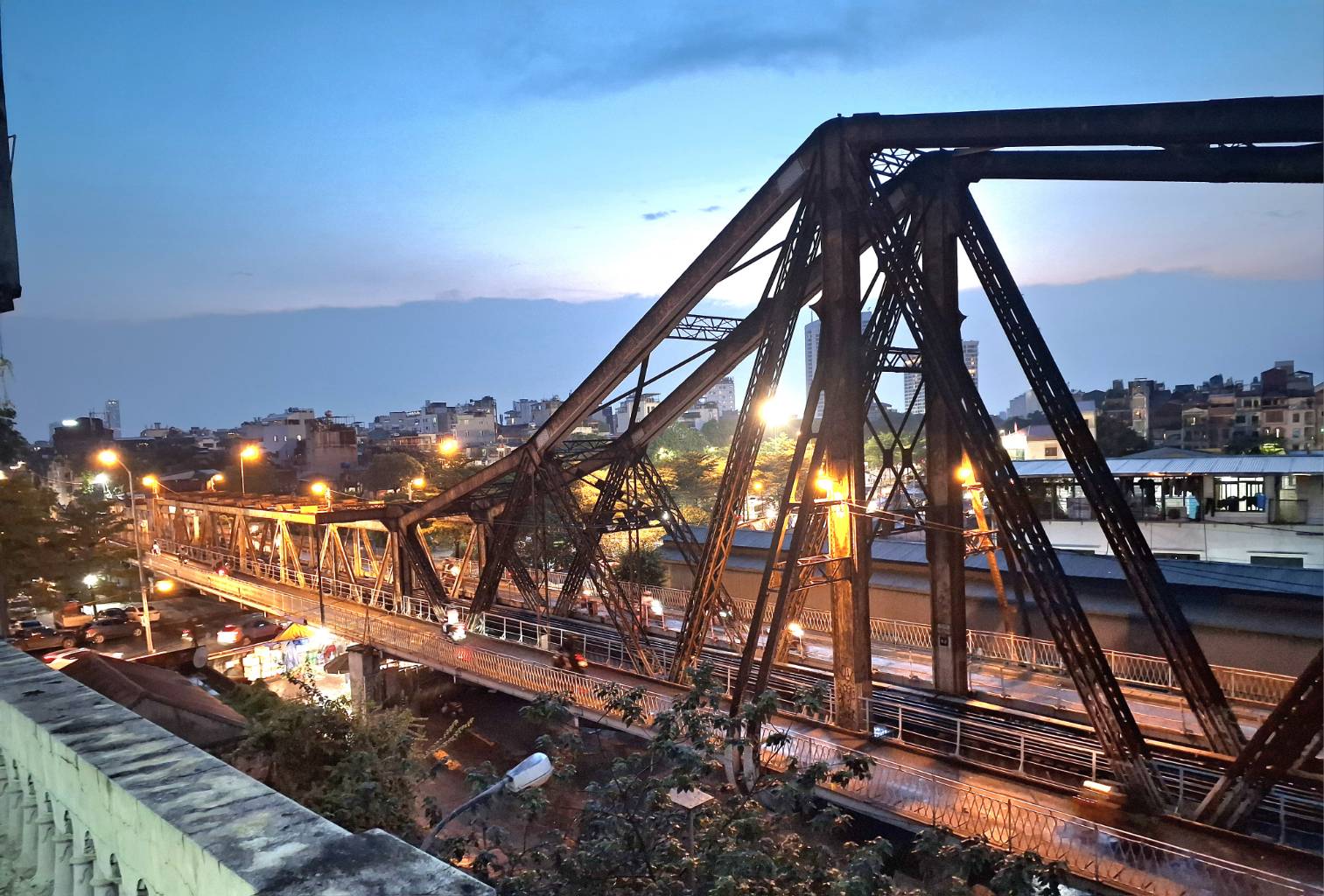 NHÀ HỒNG HÀ_ PHÚC TÂN_ HOÀN KIẾM GIÁP RANH BA ĐÌNH, TÂY HỒ CÁCH MẶT PHỐ Ô TÔ TRÁNH 6M