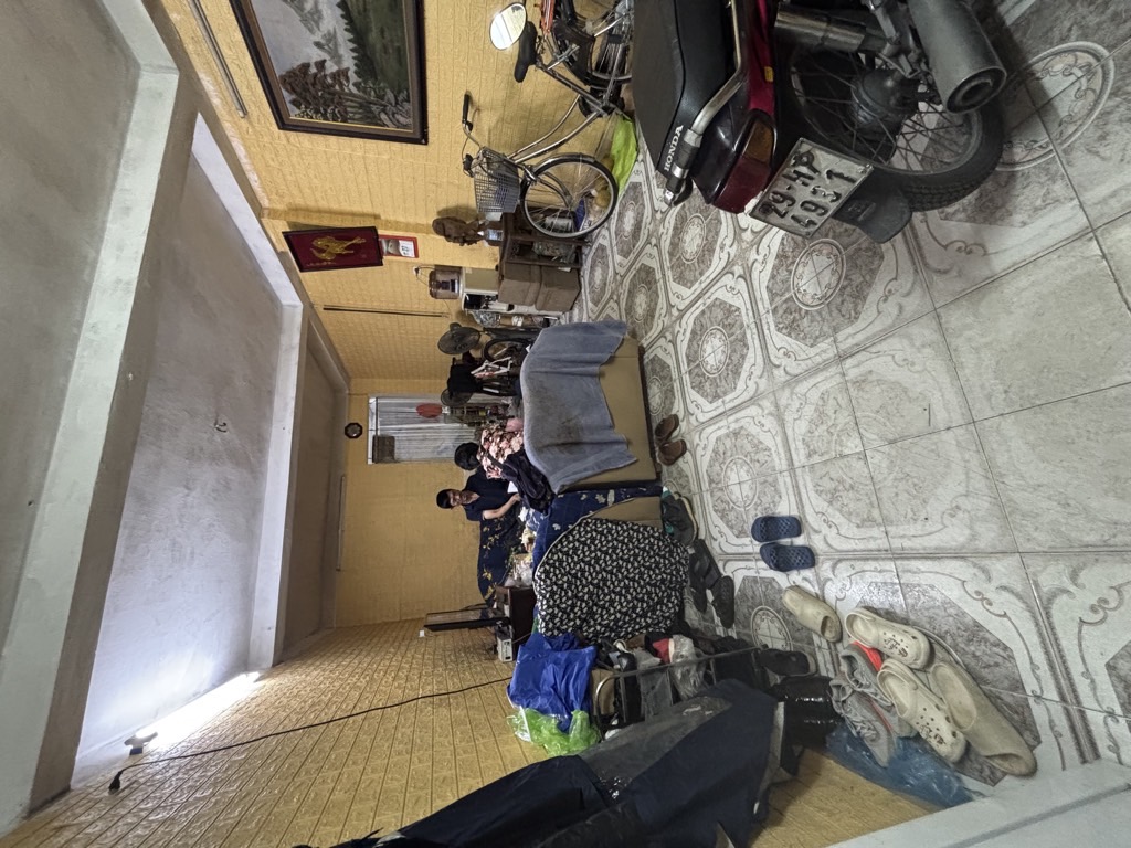 BÁN NHÀ TÂN ẤP - BA ĐÌNH GIÁP RANH HOÀN KIẾM - TÂY HỒ 37M - ĐẦU TƯ CHỐT