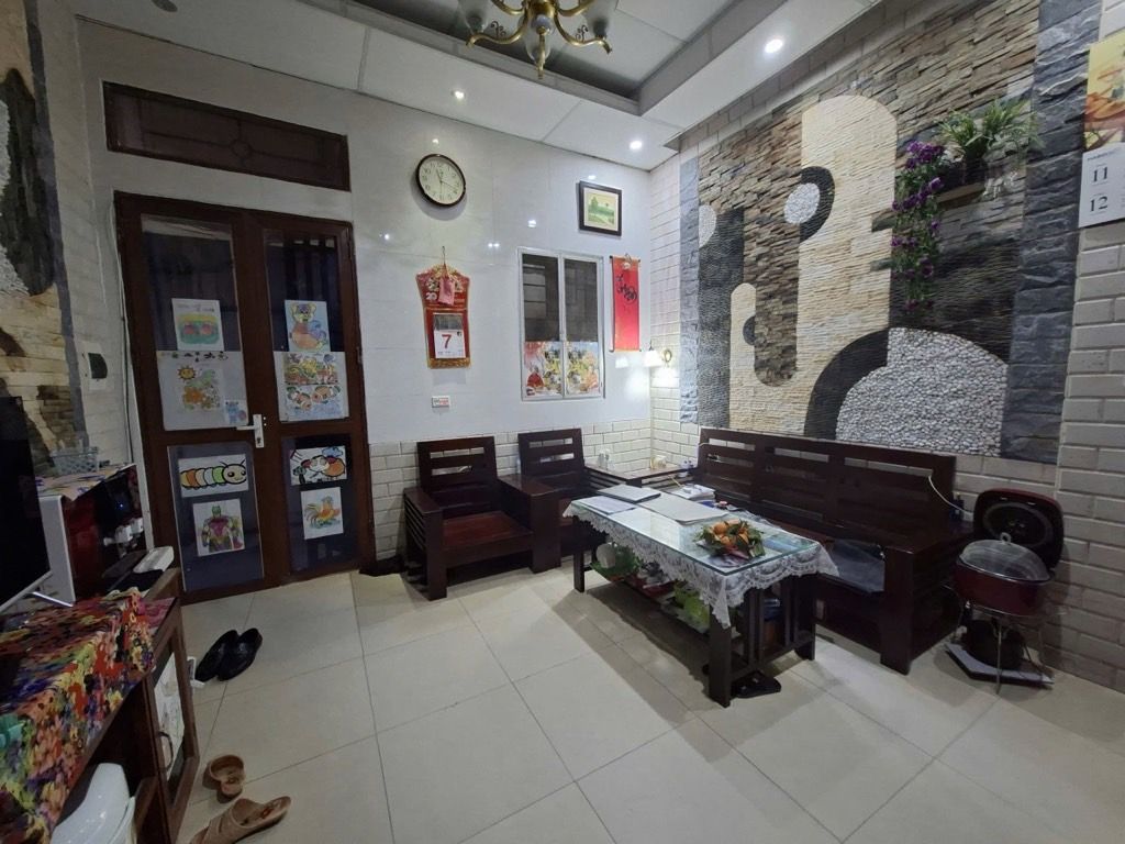 NHÀ GẦN PHỐ - LÔ GÓC - NGÕ BA GÁC - TIỆN ÍCH - ĐỐI DIỆN NHÀ MÁY BIA - VỪA TẦM TÀI CHÍNH