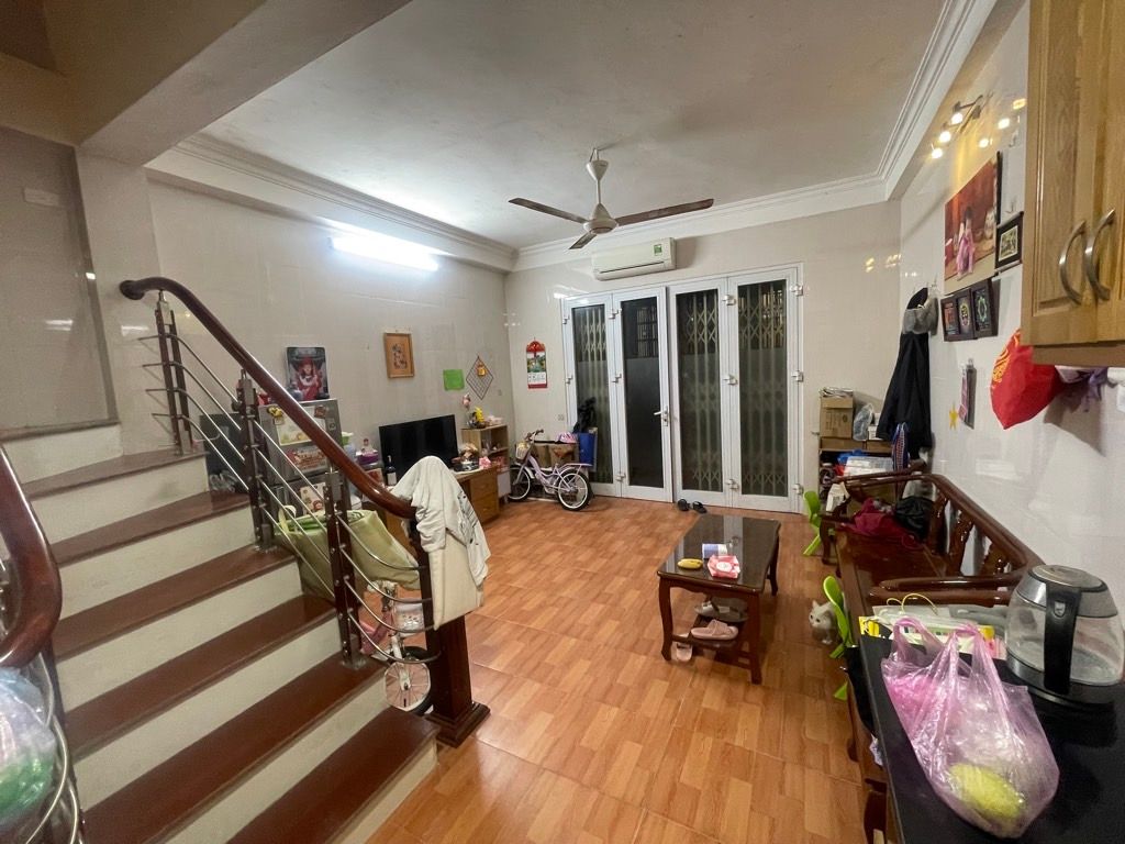 HƠN 5 TỶ NHÀ ĐẸP TT TÂY HỒ - THỂ DỤC HỒ TÂY- NHÀ ĐẸP Ở LUÔN- Ô TÔ ĐỖ CỔNG- AN NINH TỐT- Ở CỰC SƯỚNG