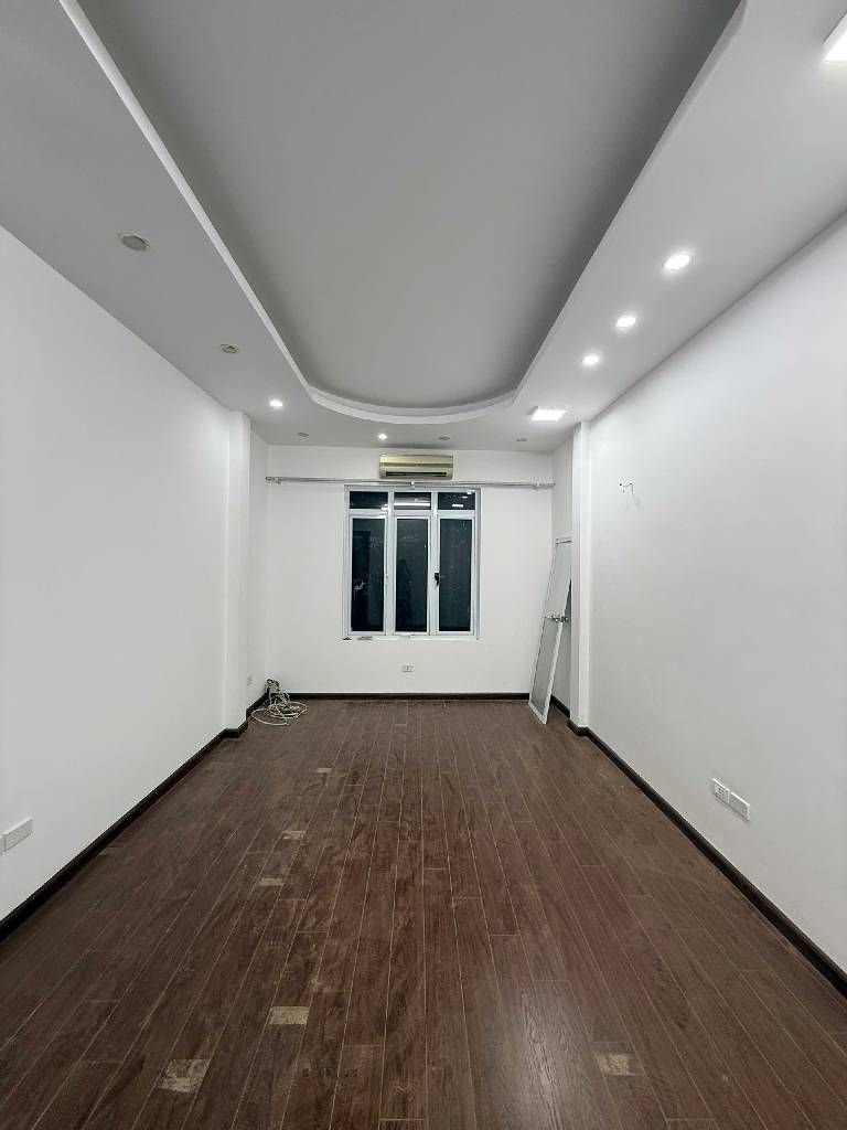 NHÀ PHỐ VĂN CAO - LÕI BA ĐÌNH GIÁP RANH TÂY HỒ - CẦU GIẤY - 28M - 4 TẦNG - VỀ Ở NGAY