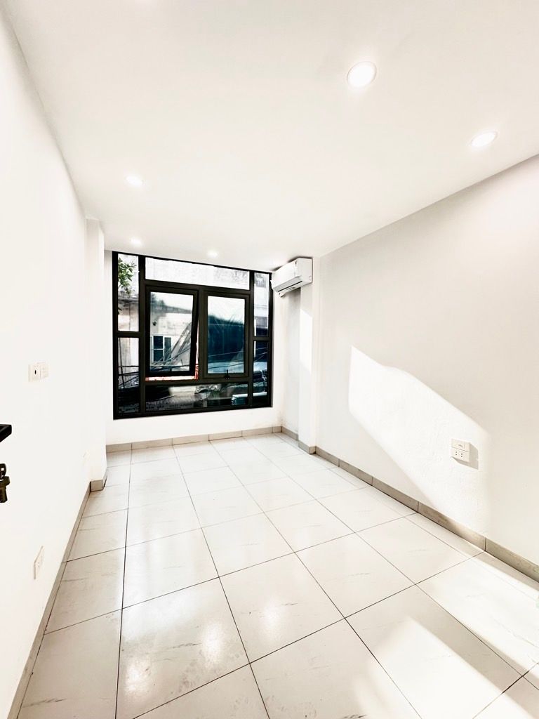 HK HOÀN KIẾM  BAY SỚM - PHÂN KHÚC NHỎ MẶT PHỐ CỰC HIẾM - NHÀ MỚI KÍNH KOONG - VỪA Ở VỪA KINH DOANH - DÒNG TIỀN ĐỀU ĐẶN - PHÙ HỢP KINH DOANH ĐA NGÀNH NGHỀ