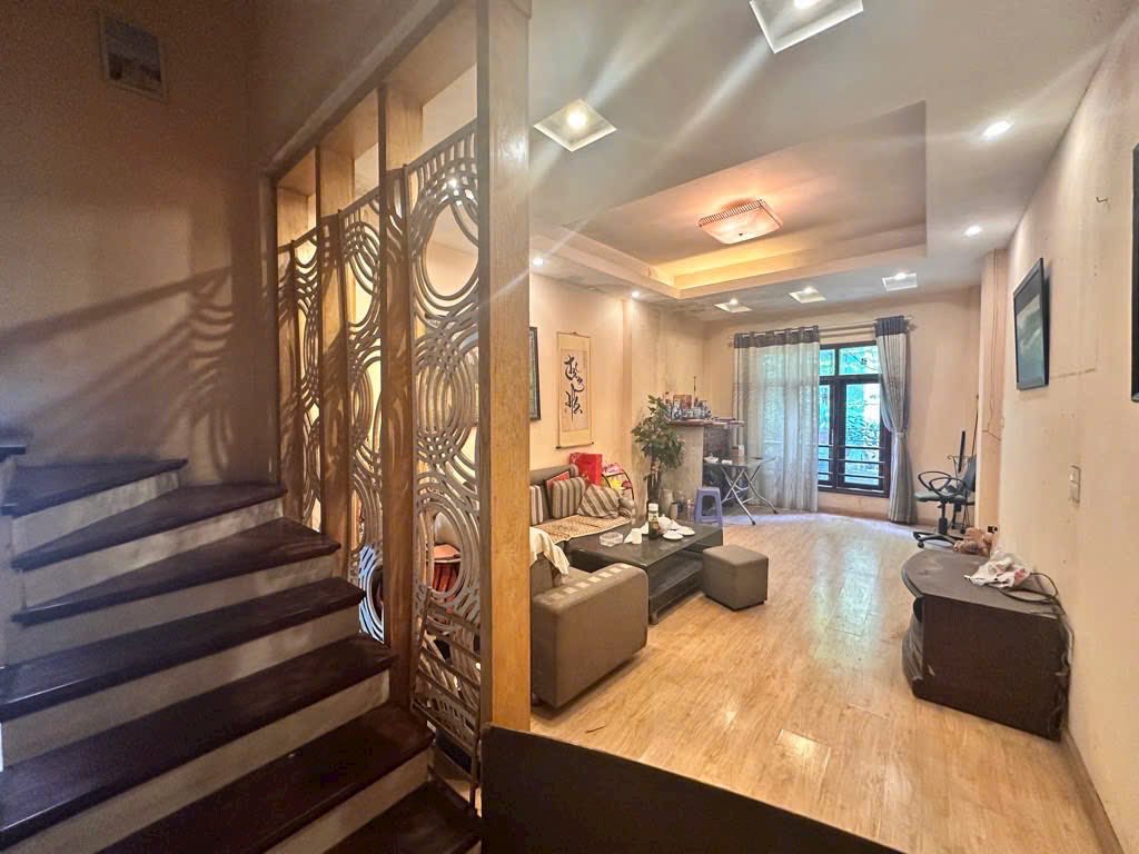 NGUYỄN VĂN CỪ - LONG BIÊN - 70M 4 TẦNG - Ô TÔ ĐỖ CỬA - NHÀ DÂN XÂY CỰC CHẮC - Ô CHỜ THANG MÁY - SỔ NỞ HẬU - ĐẦU TƯ CHỐT 