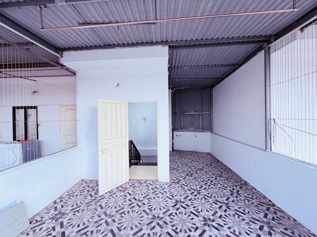 LÕI LONG BIÊN - HIẾM NHÀ BÁN - Ô TÔ ĐỖ GẦN - 2 THOÁNG - NGÕ NGÁCH THÔNG TỨ