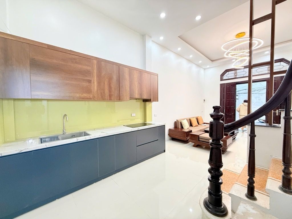 THỤY KHUÊ - TÂY HỒ- HIẾM - DÂN XÂY - 2 THOÁNG - GIÁ TỐT - NGÕ THÔNG HỒ TÂY