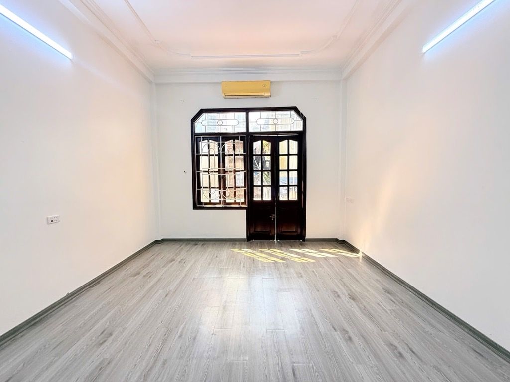 THỤY KHUÊ - TÂY HỒ- HIẾM - DÂN XÂY - 2 THOÁNG - GIÁ TỐT - NGÕ THÔNG HỒ TÂY