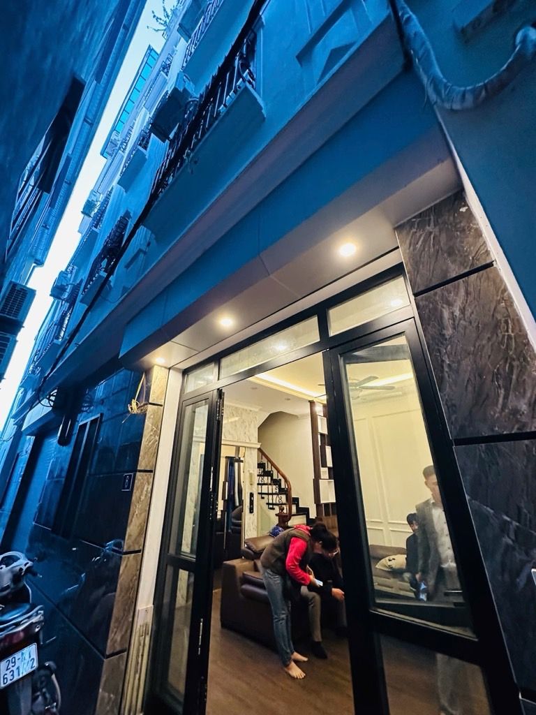 TRUNG TÂM PHỐ CỔ LONG BIÊN - 20M RA PHỐ NGỌC LÂM - NHÀ 6 TẦNG THANG MÁY - KINH DOANH ONLINE CỰC ĐỈNH- NHỈNH 9 TỶ