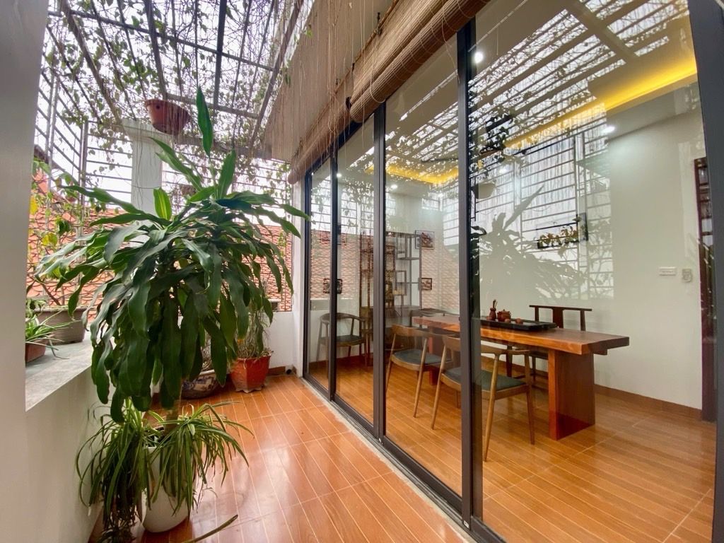 BỒ ĐỀ - LONG BIÊN -NHÀ ĐẸP GẦN PHỐ GẦN HỒ 5 TẦNG- VỊ TRÍ TRUNG TÂM - TIỆN ÍCH NGẬP TRÀN - GIAO THÔNG THUẬN LƠI Ở YÊN TĨNH - CHỈ 9 TỶ 850