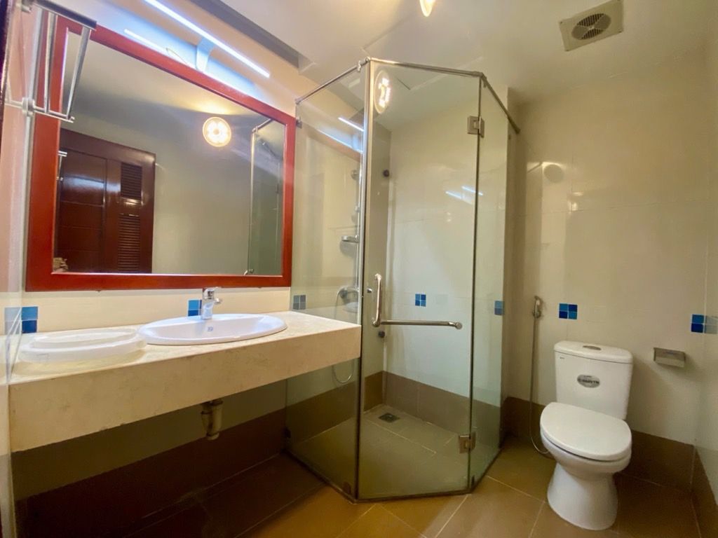 BỒ ĐỀ - LONG BIÊN -NHÀ ĐẸP GẦN PHỐ GẦN HỒ 5 TẦNG- VỊ TRÍ TRUNG TÂM - TIỆN ÍCH NGẬP TRÀN - GIAO THÔNG THUẬN LƠI Ở YÊN TĨNH - CHỈ 9 TỶ 850