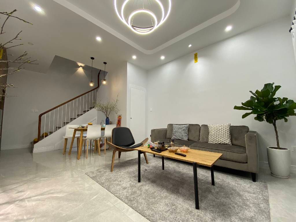 LÂM DU - LONG BIÊN NHÀ ĐẸP DÂN XÂY, GẦN PHỐ - NHỈNH 8 TỶ