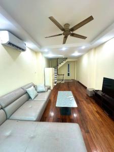 NHÀ ĐẶNG THAI MAI- VIP TÂY HỒ GIÁP RANH BA ĐÌNH - CẦU GIẤY - 3 MẶT THOÁNG- DÂN XÂY KIÊN CỐ- Ô TÔ ĐỖ GẦN - TIỆN ÍCH ĐỈNH