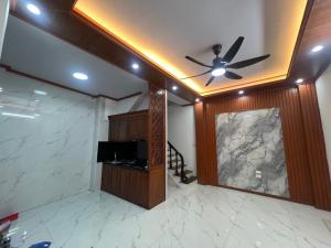 NHÀ LÔ GÓC MẶT TIỀN RỘNG NỞ HẬU - VỊ TRÍ TRUNG TÂM NGỌC LÂM NGUYỄN VĂN CỪ. HÀNG XÓM MYPEC