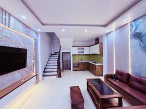 LÕI LONG BIÊN - HIẾM NHÀ BÁN - Ô TÔ ĐỖ GẦN - 2 THOÁNG - NGÕ NGÁCH THÔNG TỨ