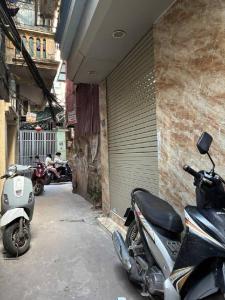 NHÀ NGHĨA DŨNG - BA ĐÌNH GIÁP RANH HOÀN KIẾM TÂY HỒ 24M 2 TẦNG - 3 TỶ 8 - SĐCC - ĐẦU TƯ - CHỐT