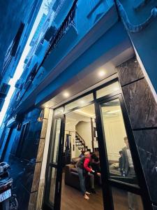 TRUNG TÂM PHỐ CỔ LONG BIÊN - 20M RA PHỐ NGỌC LÂM - NHÀ 6 TẦNG THANG MÁY - KINH DOANH ONLINE CỰC ĐỈNH- NHỈNH 9 TỶ