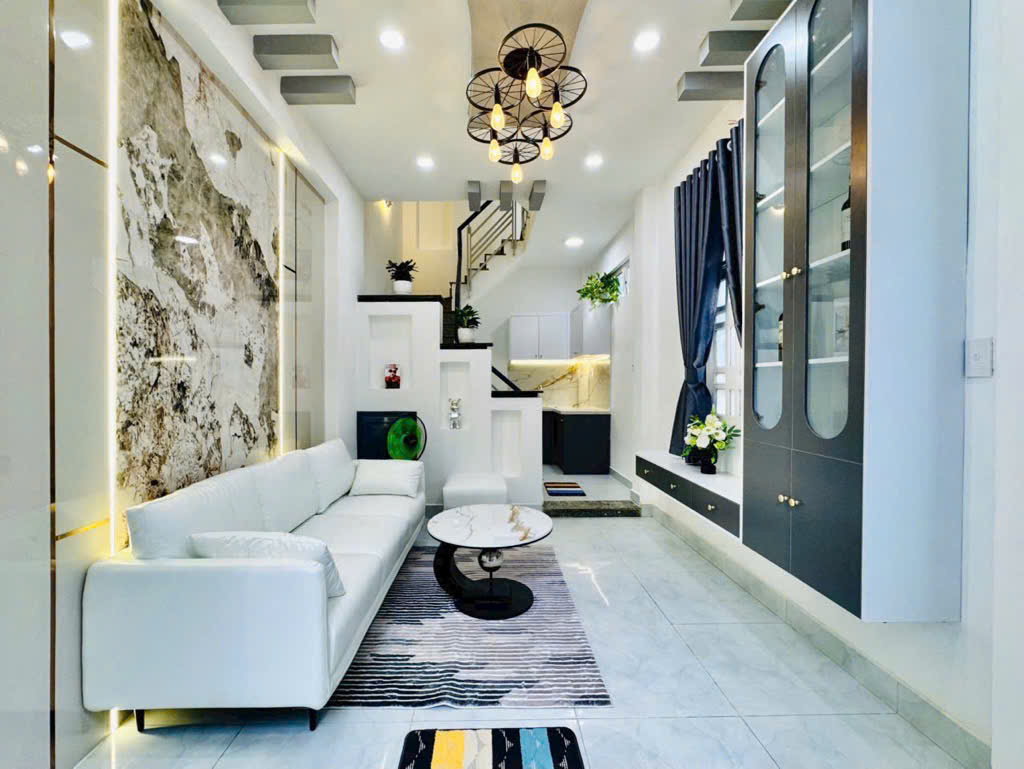 NHÀ( 32 M2) 3TẦNG,2PN LỚN ,3WC, NGUYỄN DU. 4.85 TỶ PHƯỜNG 7 Gò Vấp