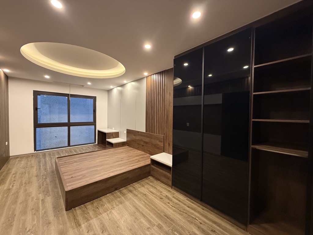 Bán nhà mặt ngõ - 65m2 - xây 7 tầng -thang máy