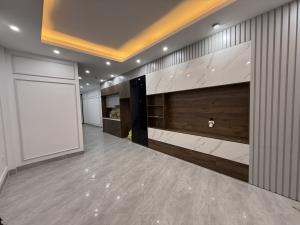 Bán nhà mặt ngõ - 65m2 - xây 7 tầng -thang máy