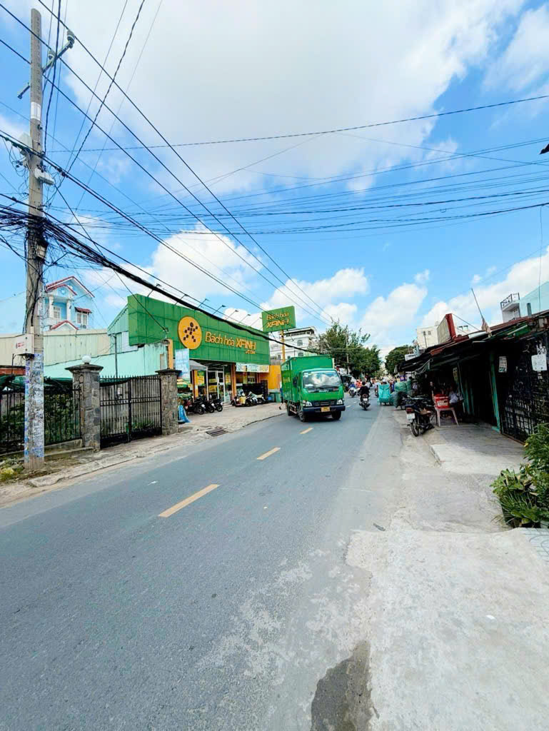 CẦN BÁN GẮP NHÀ MẶT TIỀN KINH DOANH NGANG KHỦNG QUẬN 12 HƠN 8M2 GIÁ CHỈ 14 TỶ.