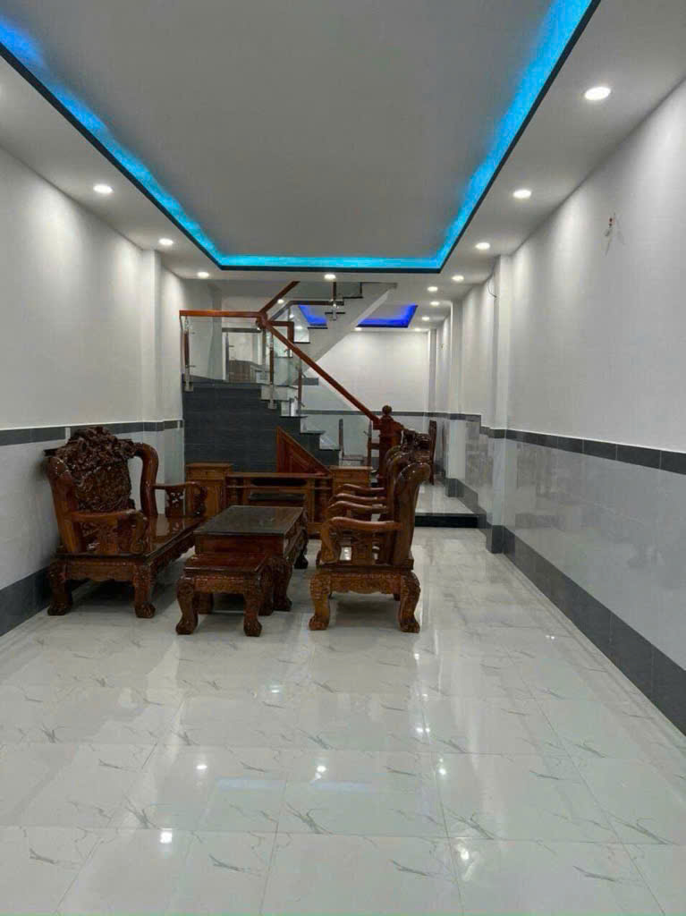 BÁN NHÀ ĐẸP TÂN XUÂN HÓC MÔN GIÁ 4.6 T.Ỷ NHÀ MỚI XINH.