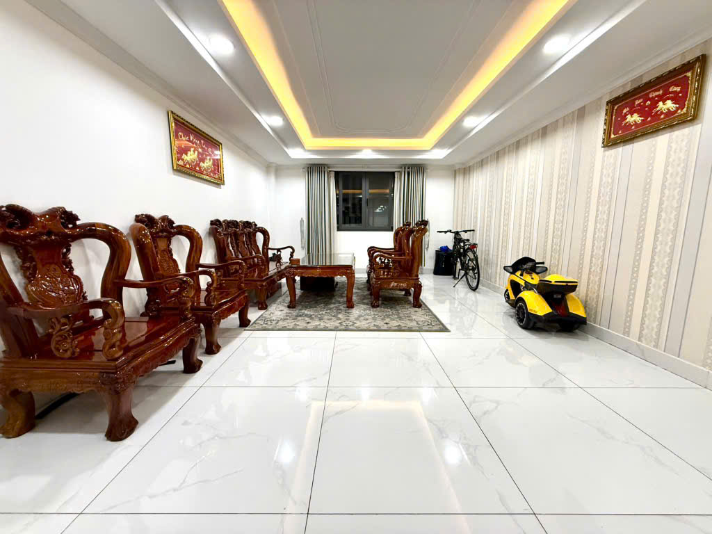 CHỦ CẦN BÁN GẤP NHÀ Q 12,LÔ ĐẤT ĐẮC ĐỊA ,5 TẦNG FULL NỘI THẤT ,GIÁ 6,2 T.Ỷ