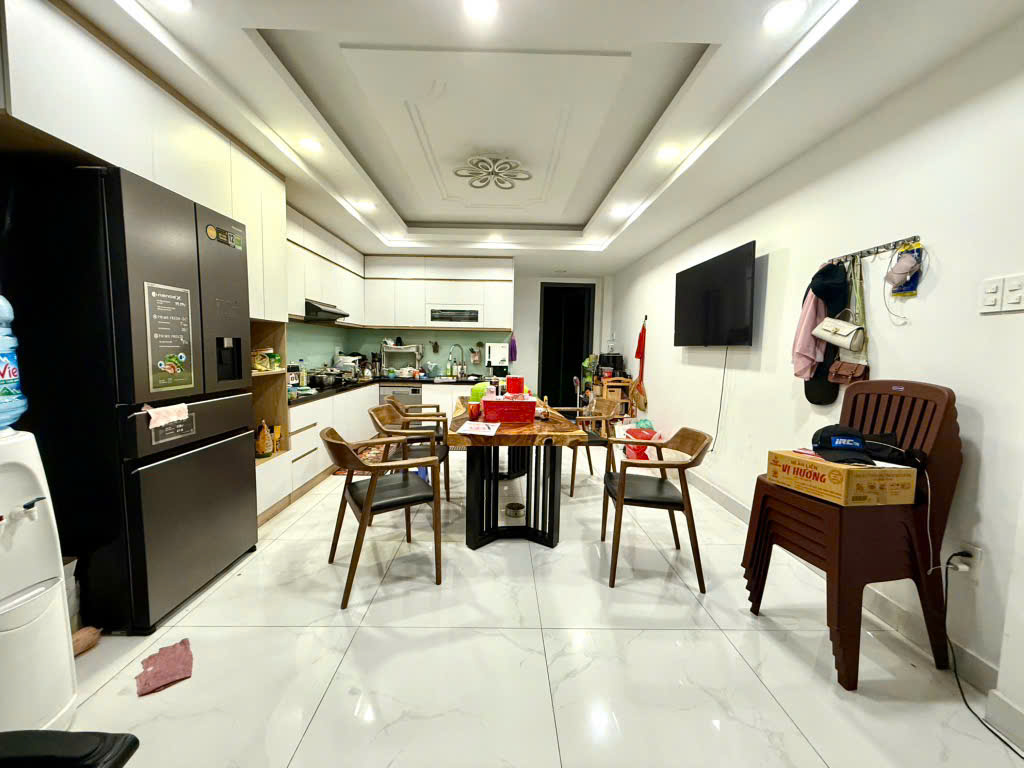 CHỦ CẦN BÁN GẤP NHÀ Q 12,LÔ ĐẤT ĐẮC ĐỊA ,5 TẦNG FULL NỘI THẤT ,GIÁ 6,2 T.Ỷ