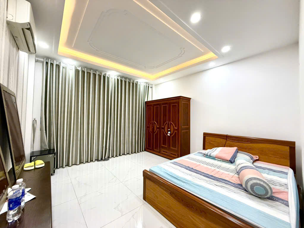 CHỦ CẦN BÁN GẤP NHÀ Q 12,LÔ ĐẤT ĐẮC ĐỊA ,5 TẦNG FULL NỘI THẤT ,GIÁ 6,2 T.Ỷ
