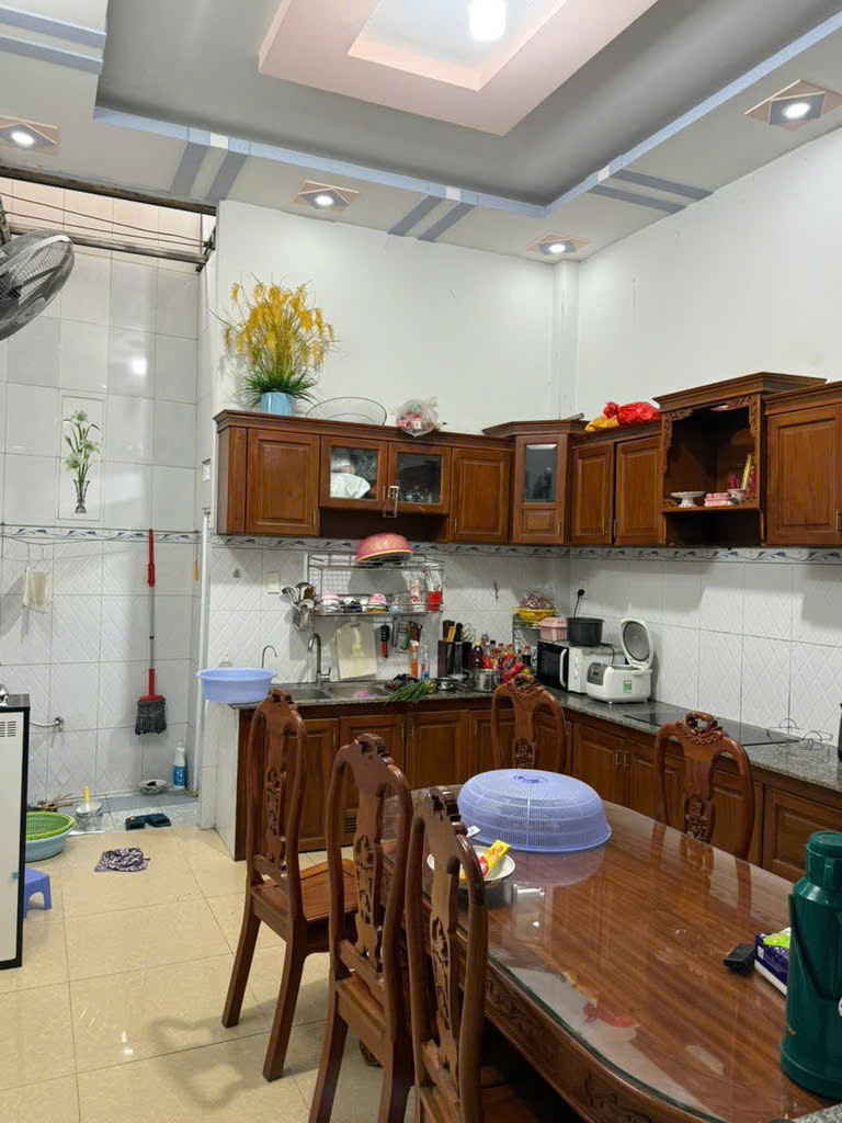 CHỦ CẦN BÁN GẮP CĂN NHÀ 3 TẦNG, 4 PHÒNG NGỦ TẶNG FULL NỘI THẤT ,HẠ GIÁ MẠNH CHĨ CÒN  5,280 T.Ỷ.