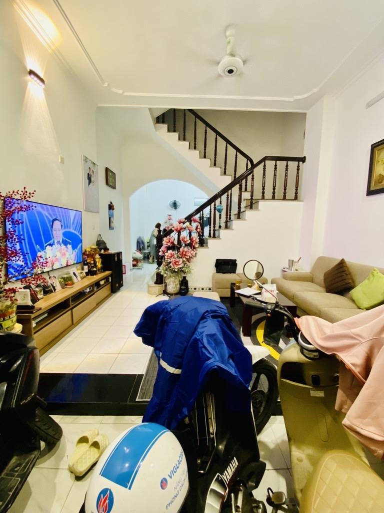 Bán Nhà Phố Đại Từ gần hồ Linh Đàm, 45m2, 5 tầng, sổ đỏ chính chủ, nhỉnh 8 tỷ