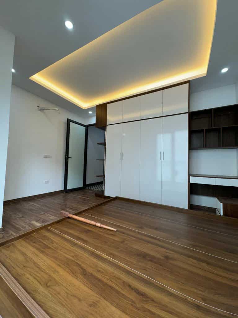 Bán Nhà Định Công, Hoàng Mai Ở Ngay, Ô Tô 20m,  36m2, 5 tầng, SĐCC, chỉ hơn 6 tỷ. Lh: 0965789916