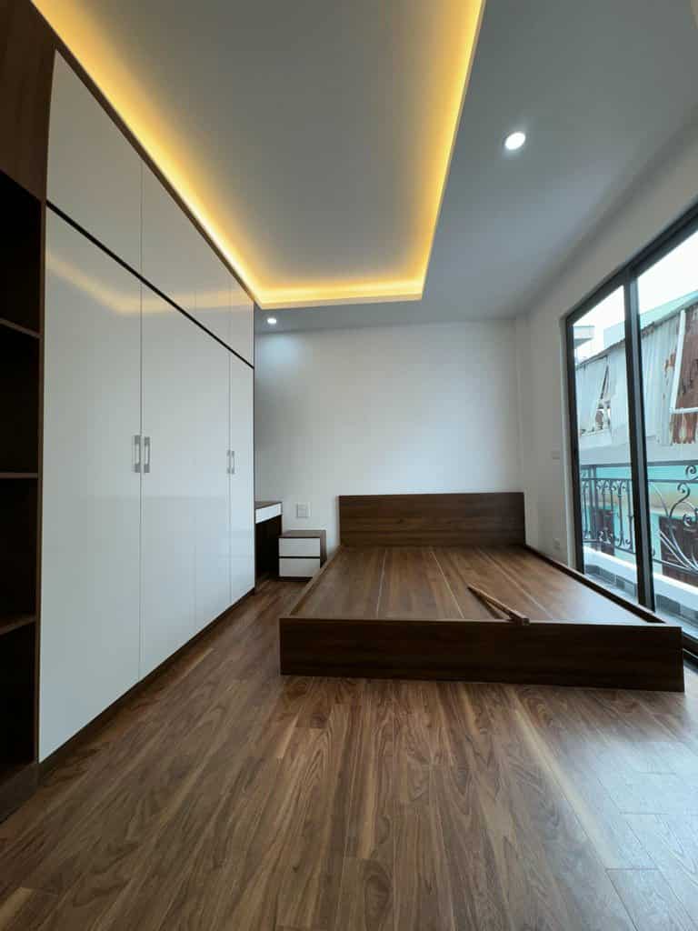 Bán Nhà Định Công, Hoàng Mai Ở Ngay, Ô Tô 20m,  36m2, 5 tầng, SĐCC, chỉ hơn 6 tỷ. Lh: 0965789916