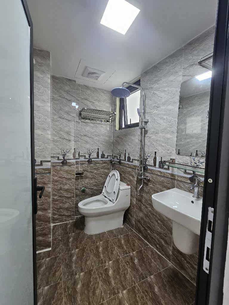 Bán Nhà Định Công, Hoàng Mai Ở Ngay, Ô Tô 20m,  36m2, 5 tầng, SĐCC, chỉ hơn 6 tỷ. Lh: 0965789916