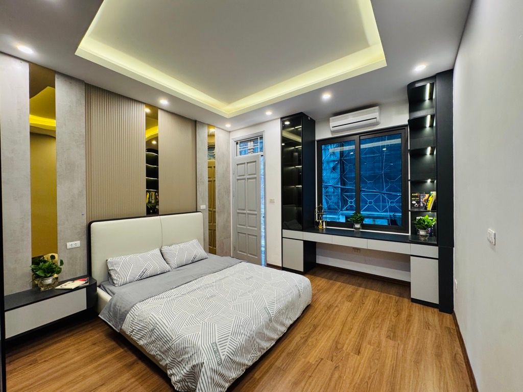 Bán nhà Mai Động, Hoàng Mai 34m2 Mt 4,3m xây 5 tầng mới đẹp, full nội thất, ngõ thông,ôtô